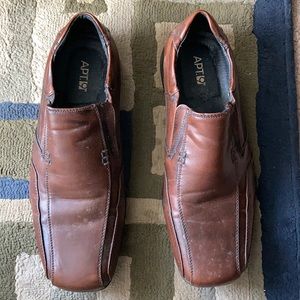Apt 9 men’s shoes